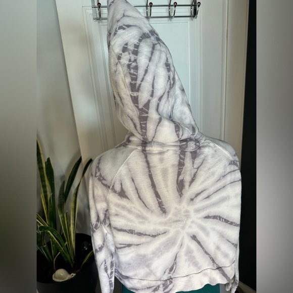 Tie Dye Cropped Hoodie Size M gray & white - Picture 9 of 10